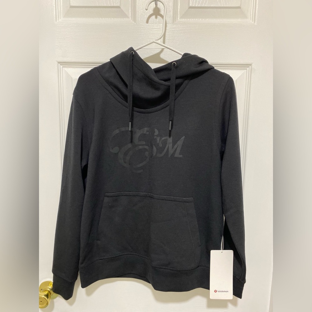 Lululemon Women’s Hoddie Size 6